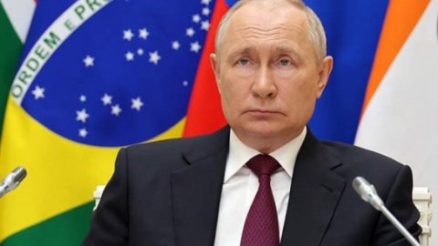 Putin BRİCS-ə gələn liderlərə hədiyyə hazırlayıb