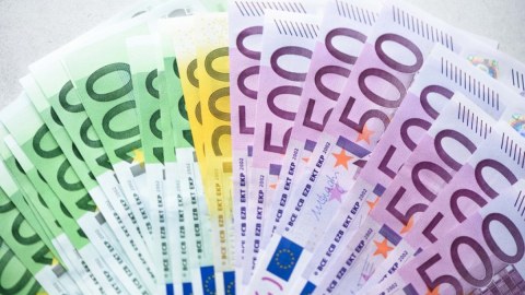 Avropa Parlamenti Ukraynaya 35 milyard avro kredit ayrılmasını təsdiqlədi