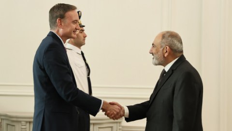 Paşinyan Baydenin xüsusi köməkçisi ilə nələrdən danışdı...