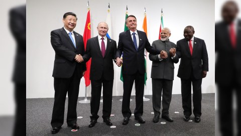 Putin BRİCS-ə gələn liderlərlə təkbətək görüşdə bunları müzakirə etdi...
