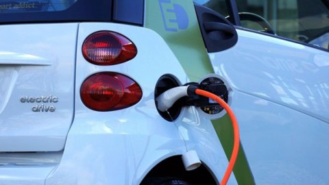 Elektrik mühərrikli maşınların sayı 60 faiz artıb
