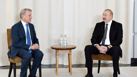 İlham Əliyev “Sberbank” sədri ilə görüşdü