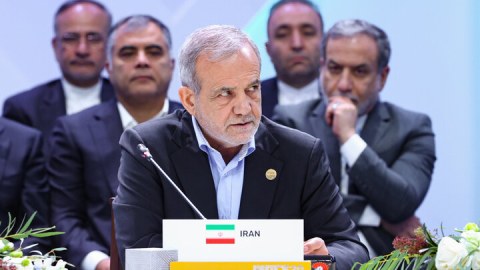 Pezeşkian: ABŞ dolları silah kimi istifadə edir