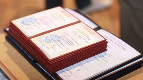 Diplom tanınması ilə bağlı yalan vədlər verilir - XƏBƏRDARLIQ