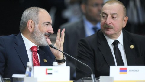 Əliyevlə Paşinyan nədən DANIŞDILAR&hellip;