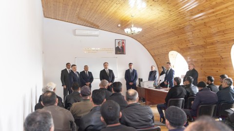 Nazir Hacıqabulda fermerlərlə görüşüb - FOTO