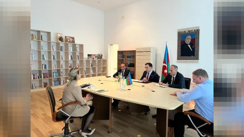 Deputat Mahir Süleymanlı vətəndaşları qəbul etdi