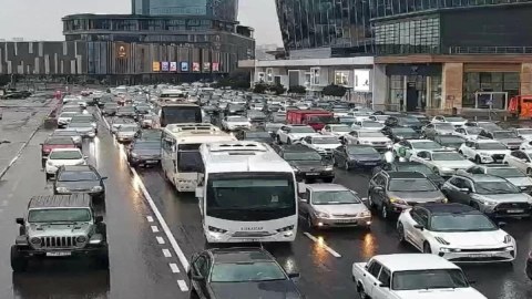 Hazırda Bakının mərkəzi küçələrində ağır tıxac var - SİYAHI