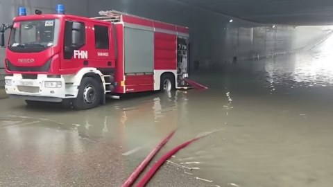 Bakıda bu əraziləri yenidən su basdı - Rəsmi qurumlar hərəkətə keçdi