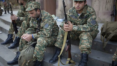 Ermənistan hərbi xərclərini artırır