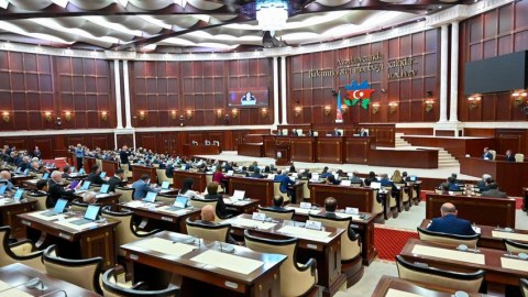 Milli Məclis 11 məsələyə görə TOPLAŞDI