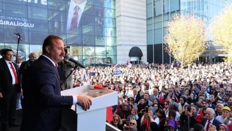 Tanınmış siyasətçi yeni partiya qurdu