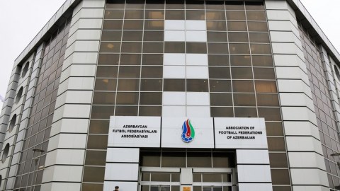 4 kluba texniki məğlubiyyət verildi