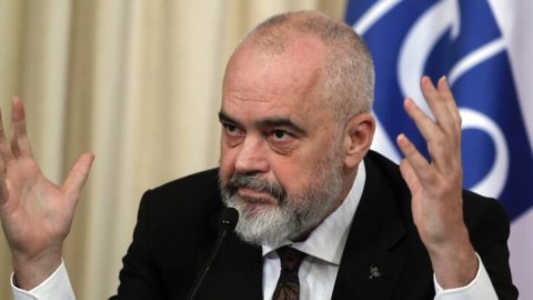 Albaniyanın Baş naziri Bakıya&nbsp;GƏLİR