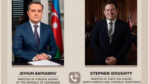 Ceyhun Bayramov britaniyalı nazirlə sülhdən danışdı