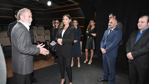 Mehriban Əliyeva Pantomim Teatrında - FOTO