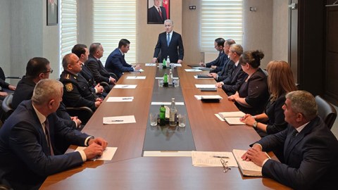 Prezidentin köməkçisi yeni icra başçısını təqdim etdi