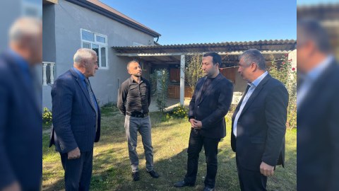 Mahir Süleymanlı Şabranda şəhid ailələrini ziyarət edib
