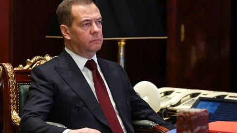 Tramp yeni Kennedi ola bilər - Medvedev