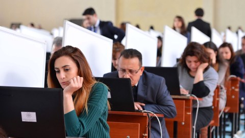 Dövlət qulluğuna qəbul imtahanları keçirilib
