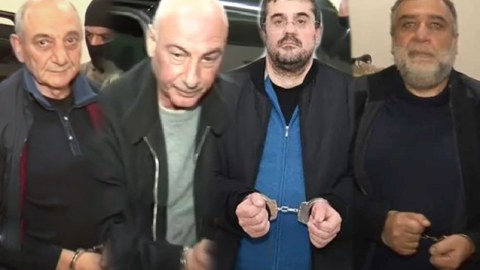 Bakıdakı separatçılar ailələri ilə&nbsp;DANIŞDILAR