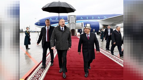 İlham Əliyev Qırğızıstana GETDİ