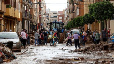 İspaniya seldən zərər çəkmiş insanlara 10 milyard avro vəsait ayıracaq