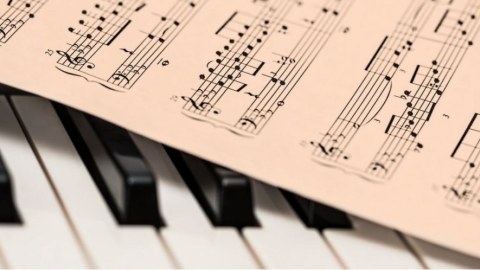 Bakıda müğənnini öldürən musiqiçinin cəzası azaldıldı