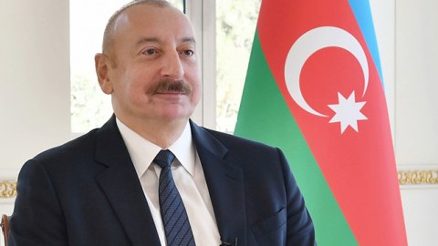 Prezident Orbanın təltif olunması mərasimində