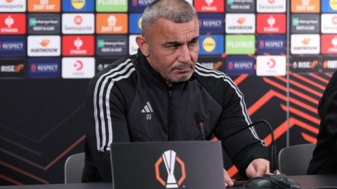 Zəfər Günündə qələbəyə görə təşəkkür edirəm
