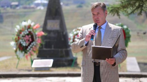 Ermənistanda rus diplomat ÖLDÜ