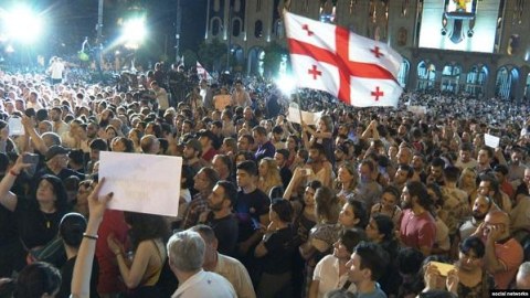 Gürcüstan müxalifəti Tbilisidə yürüşə çıxıb
