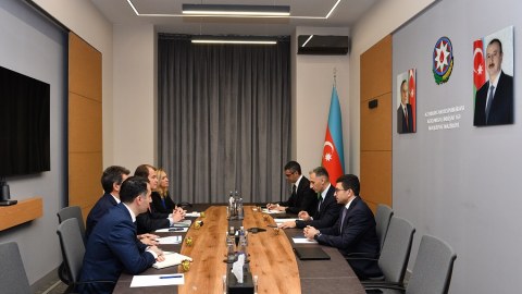 Nazir Avropa Yenidənqurma və İnkişaf Bankının birinci vitse-prezidenti ilə görüşüb