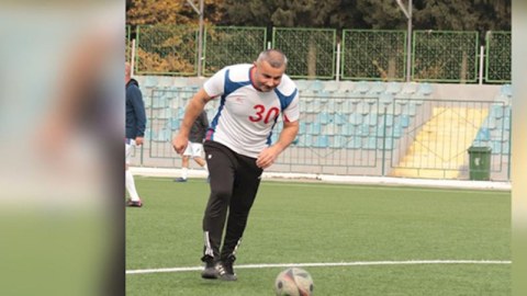 Veteran futbolçular meydanda: Qurban Qurbanov qol vurdu - FOTOLAR