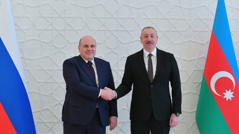 Prezident Mişustinlə danışıqlar apardı