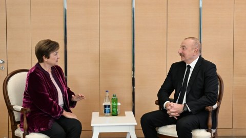 İlham Əliyev daha bir görüş keçirdi