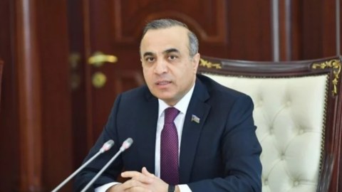 Makron gərək iki dəfə düşünsün...