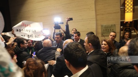 Ermənipərəst senatorun mühafizəçiləri Bakıda zorakılıq edib - BƏYANAT