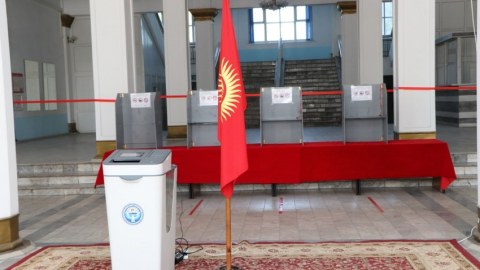 Qırğızıstanda deputat seçkiləri