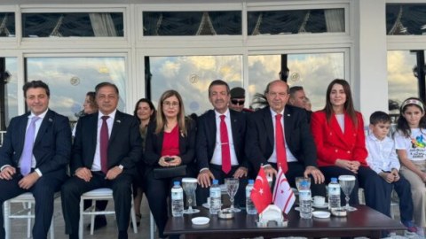 Kuzey Kıbrıs Türk Cümhuriyyətində müstəqillik bayramı - FOTOLAR