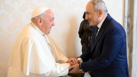 Paşinyan Roma Papası ilə görüşüb