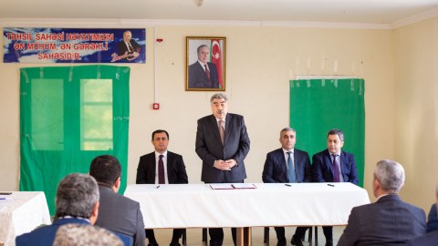 Rüstəm Xəlilov Qaraçala qəsəbəsinin sakinləri ilə görüşüb