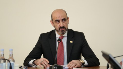Deputat mandatdan imtina etdi