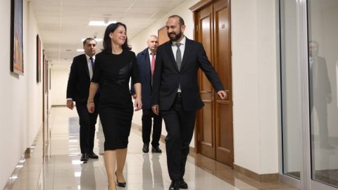 Almaniyalı nazir İrəvana gəldi
