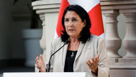 Zurabişvili seçkilərə görə Konstitusiya Məhkəməsinə müraciət edib
