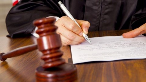 Parlamentin daha bir əməkdaşı hakim TƏYİN EDİLDİ