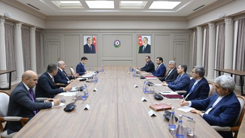 Əli Əsədov iranlı nazirlə görüşdü