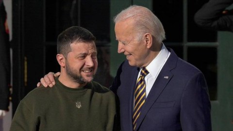 Bayden Ukraynanın 4,65 milyard dollarlıq borcunu silir