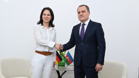 Ceyhun Bayramov almaniyalı həmkarı ilə görüşdü