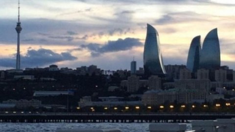Bakıda yağış, rayonlarda güclü duman - Sabahın havası